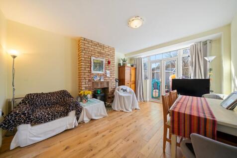 100 Lynwood Drive007.jpg