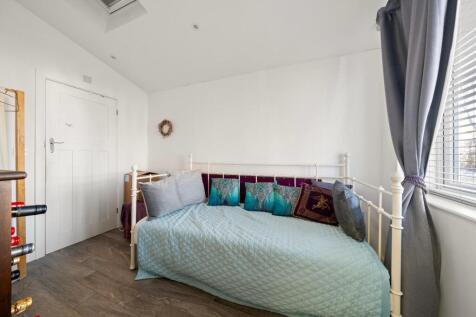 100 Lynwood Drive013.jpg