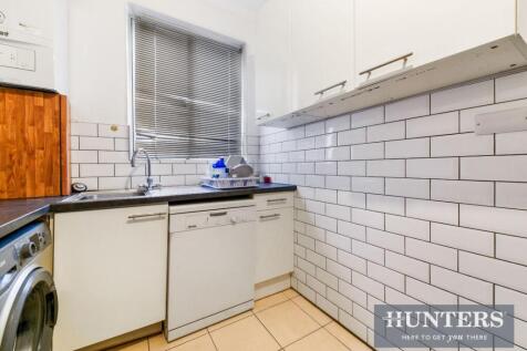 33a Wrythe kitchen 2.jpeg