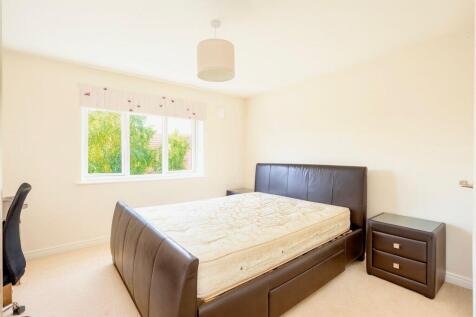 Room 1 with en-suite bathroom