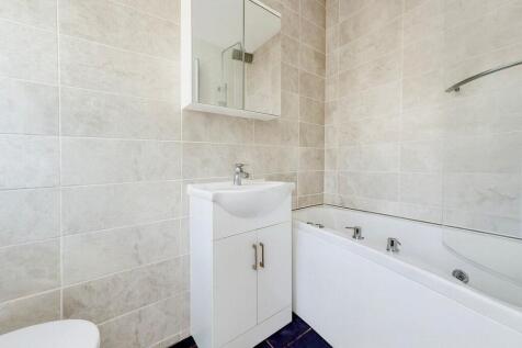 Downstairs Bathroom &amp; Toilet