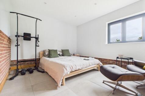 Bedroom Downstaor...