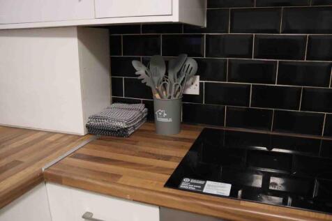 Contemporary 4-Bedroom HMO in the Heart of Liverp