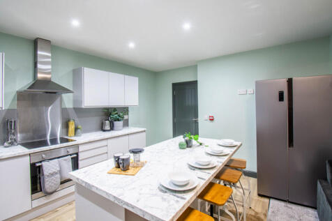 Modern 7-Bedroom House Share ¿ Rock Street, She