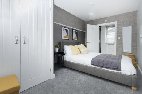 76 Balne Lane, Wakefield -5 STAR STANDARD ENSUITE