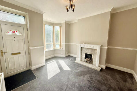 Charming 3-Bed Mid-Terrace on Hampden Road - Enqu