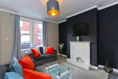 Modern 4-Bed HMO ¿ Moorfield Street, LS13 ¿ C
