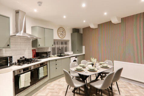 Beautiful 6 bed HMO - LS9