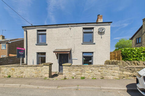 Gorgeous Three Bedroom Detached Home!