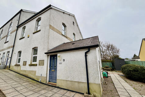 Beautiful 2 Bedroom Terraced Home!