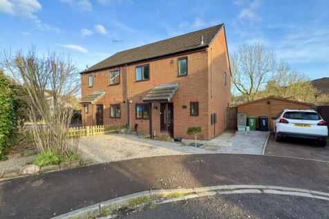 BEAUTIFULLY PRESENTED THREE-BEDROOM HOME IN QUIET