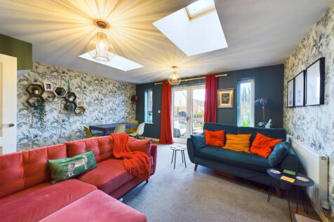 Lounge | Dining Area
