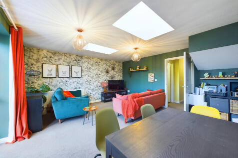 Lounge | Dining Area