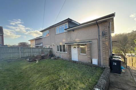 Modernised &amp; Spacious Three Bedroom Home!