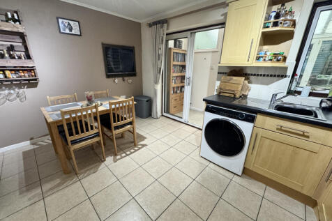 Kitchen | Dining Room