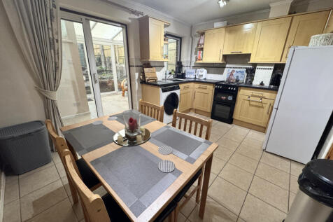Kitchen | Dining Room