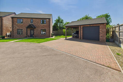 Immaculate and Spacious Four Double Bedroom Home 