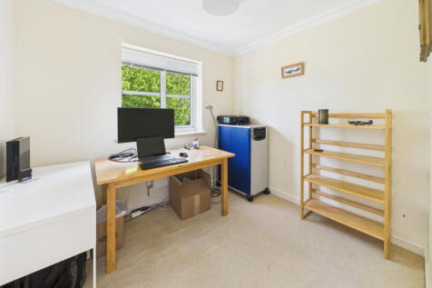 Bedroom / Office