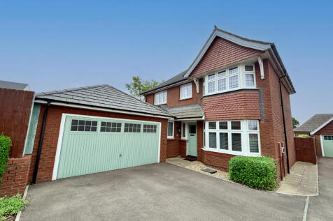 Beautiful Four Bedroom Detached Redrow Heritage H