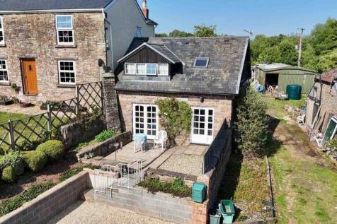 Charming Character Cottage in Great Location