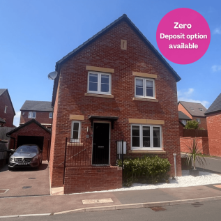 Stunning 4-Bedroom Detached Home on The Crest, Ly