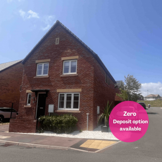 Stunning 4-Bedroom Detached Home on The Crest, Ly