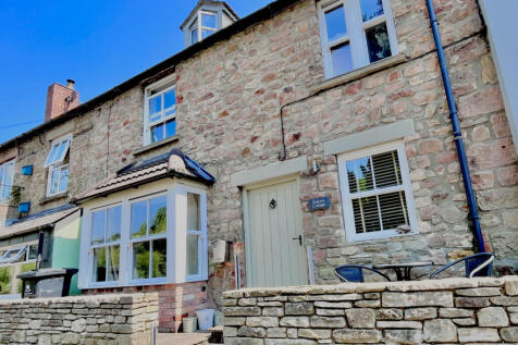 CHARACTER COTTAGE IN A VILLAGE LOCATION...