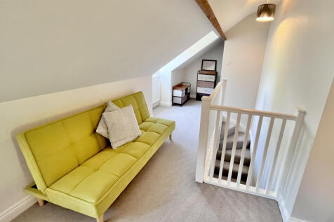 BEDROOM ONE LANDING AREA