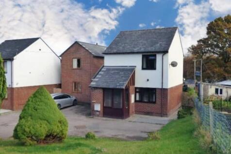 Modern Home with Two Double Bedrooms In a Great L