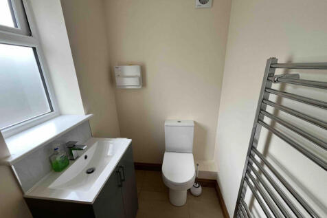 GROUND FLOOR WC