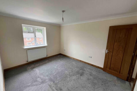 MASTER BEDROOM WITH EN-SUITE
