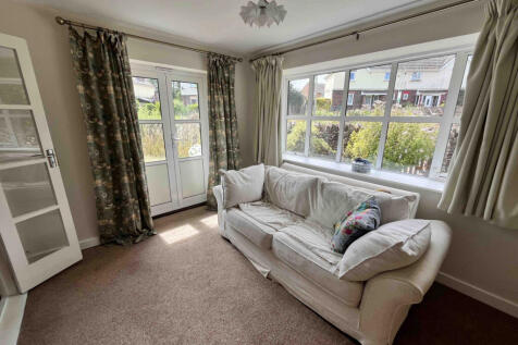 SNUG/PLAYROOM