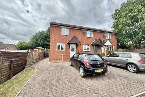 TWO-BEDROOM END TERRACE TUCKED AWAY IN A PEACEFUL