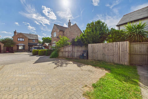 Parking / Garden