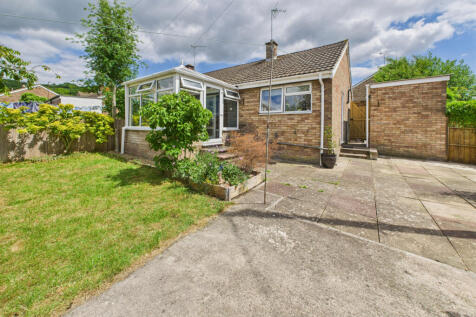 Charming Modern Bungalow ready to view now!!