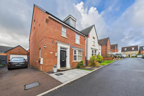 Immaculately Presented 4 Bedroom Detached Home wi