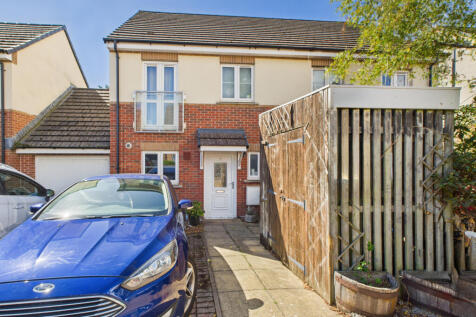 TWO-BEDROOM HOME IN POPULAR LYDNEY LOCATION!..