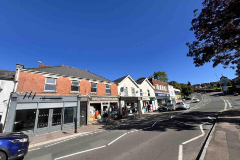 A LARGE &amp; SPACIOUS TWO DOUBLE BEDROOM APARTMENT W