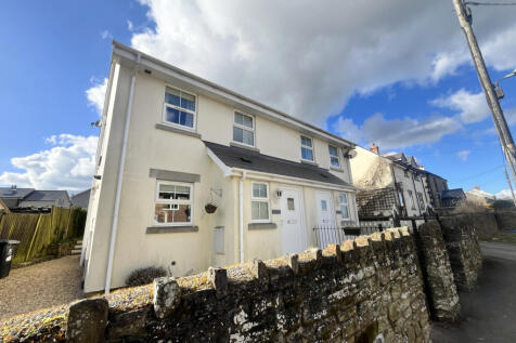 A Brilliant Three-Bedroom Family Home in a villag