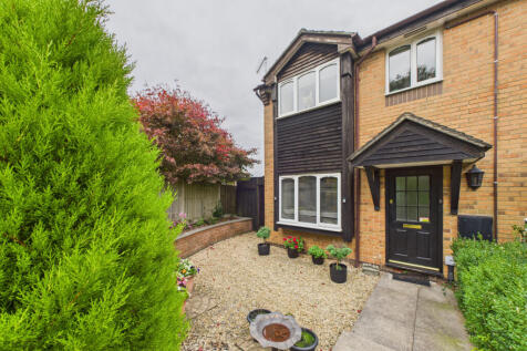 FABULOUS THREE-BEDROOM END-OF-TERRACED HOME WITH 