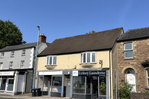 NEWLY REFURBISHED OPEN PLAN STUDIO APARTMENT...