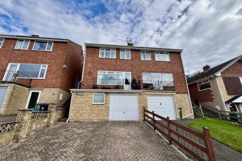 Spacious &amp; Versatile Three Bedroom Home, with Stu