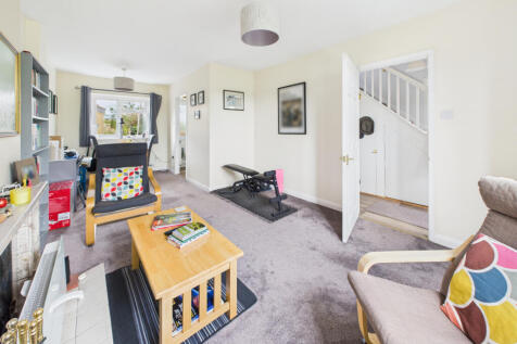 Lounge / Dining Area