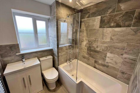 FAMILY BATHROM