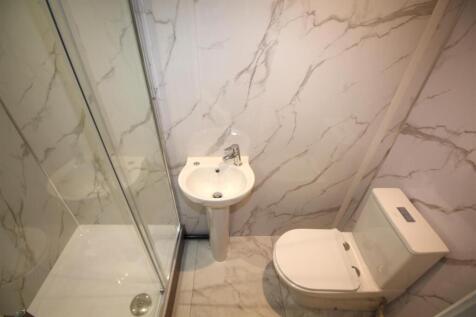 downstairs bathroom.JPG