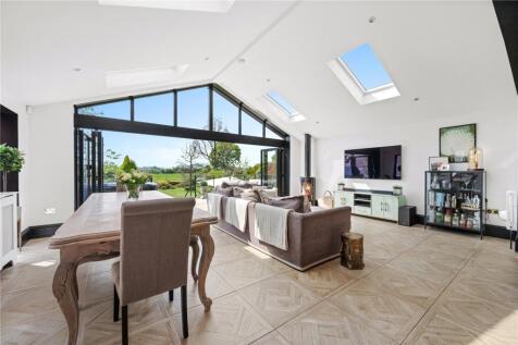 Lounge/Kitchen