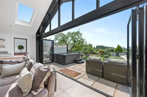 Lounge/Kitchen