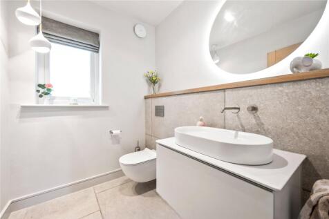 2pc Cloakroom