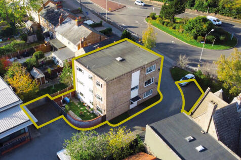 NP_Datchet House-...