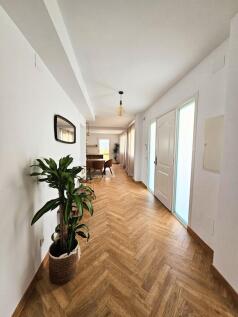 Property Image 100